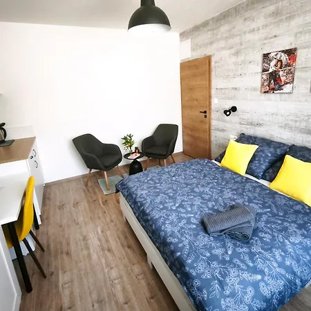 Olivin - Private With Bathroom 3*