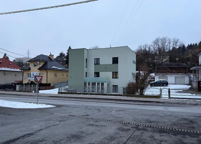 Olivin - Private With Bathroom Pensjonat Bańska Bystrzyca