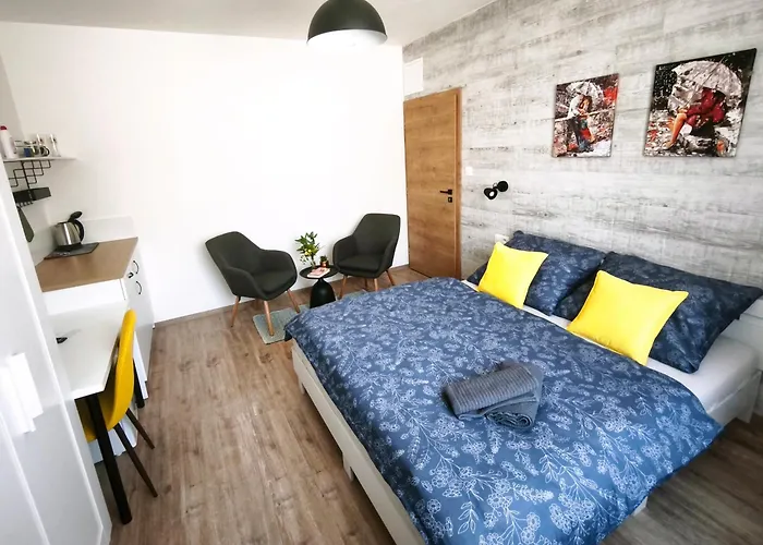 Olivin - Private With Bathroom Banska Bystrica
